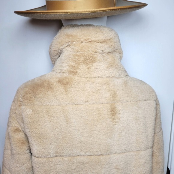 NVLT Faux Fur Teddy Button Coat Size Small Fall Jacket Chic Old Money - Picture 16 of 16